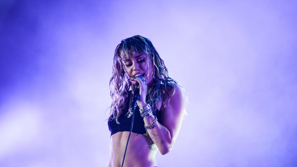 מיילי סיירוס (צילום: ARMEND NIMANI/Getty images)