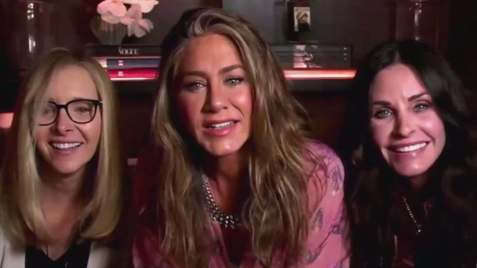 קורטני קוקס, ג'ניפר אניסטון, ליסה קודרו (צילום: צילום מסך)