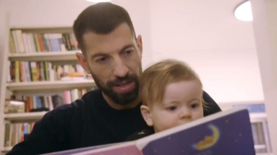 חיים אתגר ובתו (צילום: צילום מסך: קשת 12)