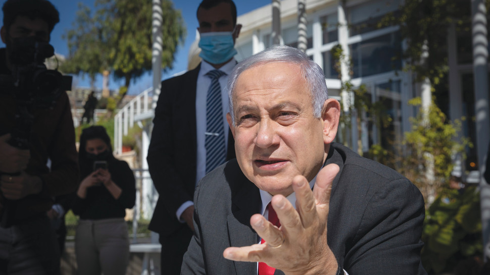 בנימין נתניהו בבית קפה בירושלים (צילום: נעם ריבקין פנטון, פלאש 90)