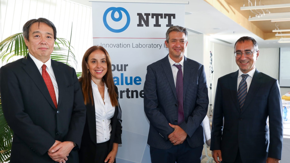 גלעד כהן, יועז הנדל, נועה אשר וקויאיצי מיזושימי  (צילום: מיכל לוי)