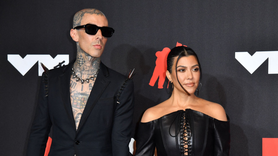 קורטני קרדשיאן, טראוויס בארקר (צילום: ANGELA WEISS GettyImages)