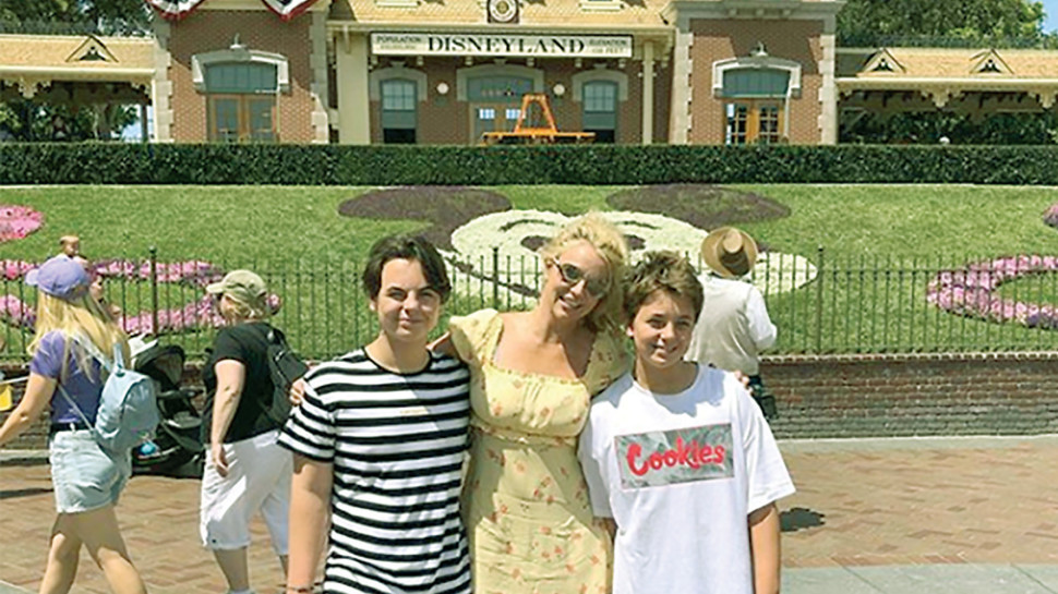 בריטני ספירס ושני בניה (צילום: מתוך אינסטגרם)