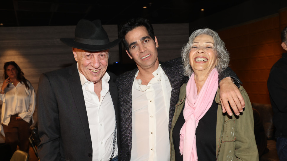 נורית גפן, אביב גפן, יהונתן גפן (צילום: רפי דלויה)