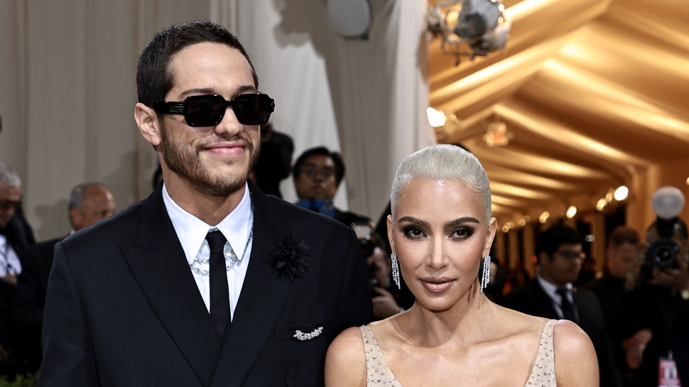 קים קרדשיאן, פיט דיווידסון  (צילום: Dimitrios Kambouris/Getty Images)