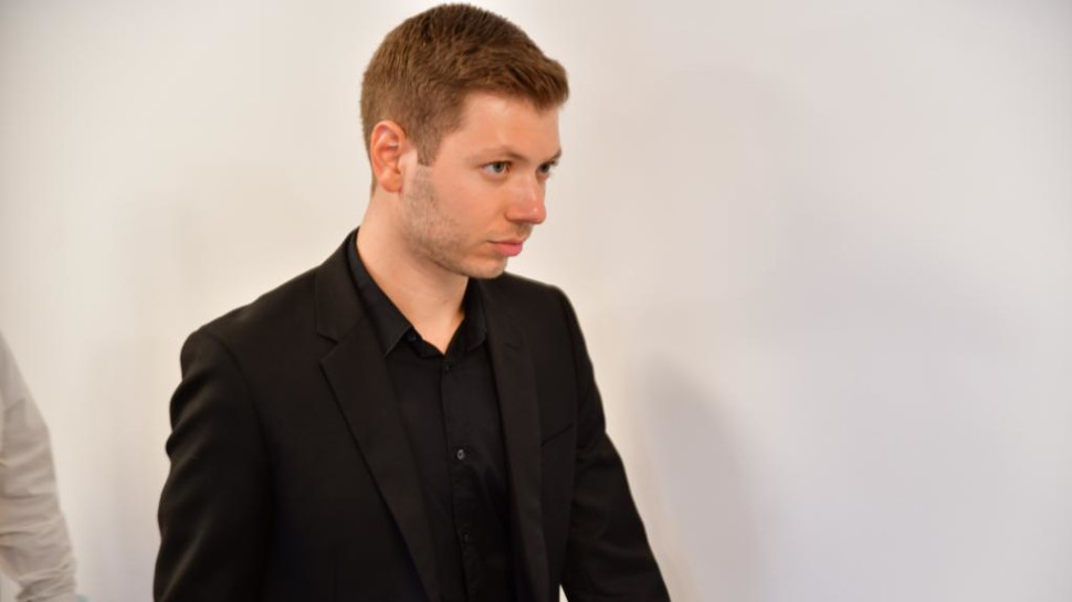 יאיר נתניהו בבית המשפט בתביעת הדיבה נגד אהוד אולמרט (צילום: אבשלום ששוני)