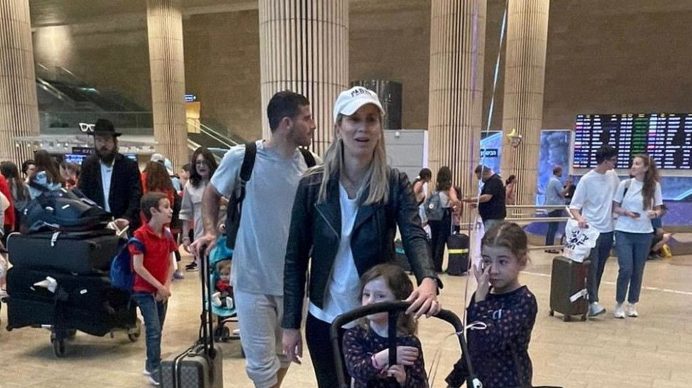 תומר חמד, שונית חמד ובנותיהם (צילום: צ'ינו)