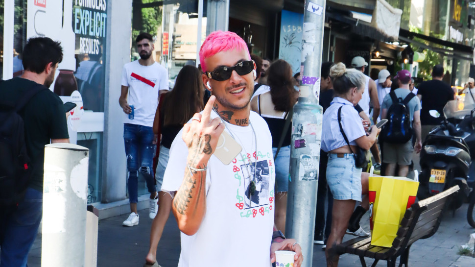 ג'וזי זירה עושה לנו אצבע משולשת (צילום: ניר פקין)