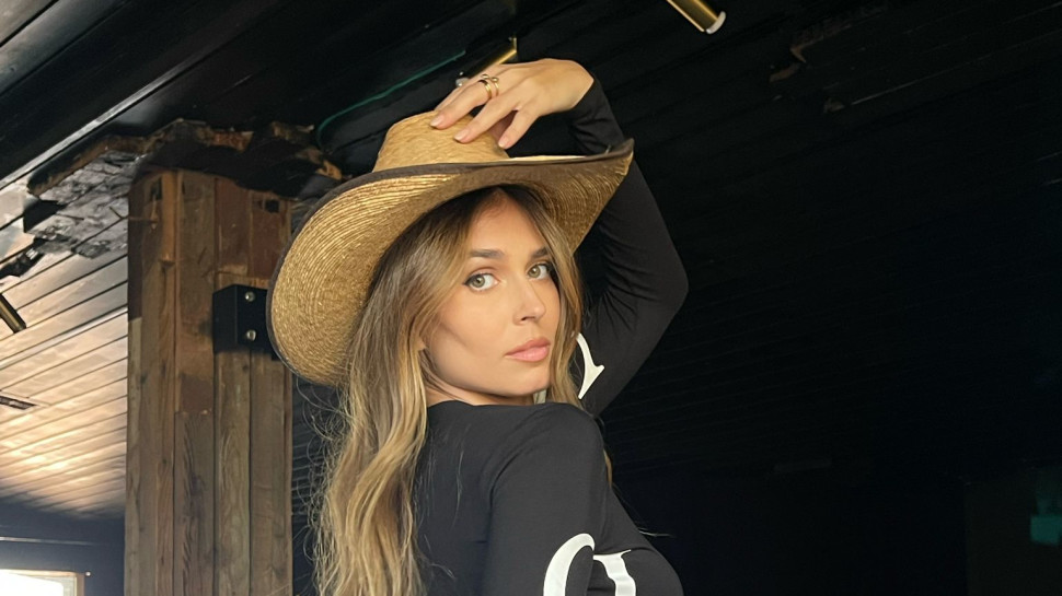 קורל סימנוביץ' ל-GUESS ישראל (צילום: שני עובדיה)