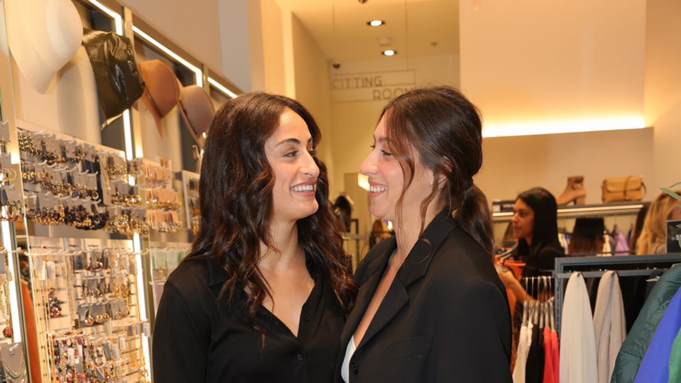 ירדן ג'רבי ובת הזוג דנה כספי לביא (צילום: רפי דלויה)