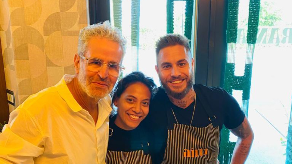 טום אביב מארח את אייל שני (צילום: פרטי)