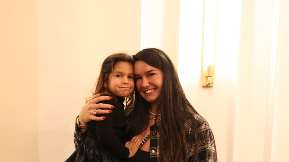 אדל בספלוב ובתה שייה (צילום: קסם צלמים)