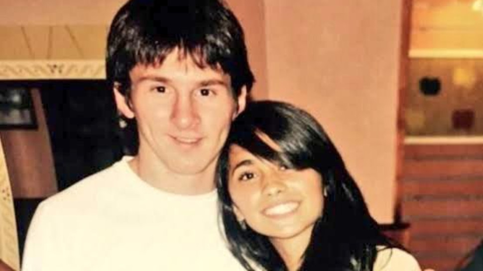 ליאו מסי ואנטונלה רוקוזו  (צילום: צילום מסך טוויטר)