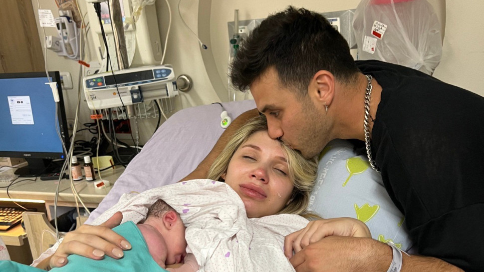 קווין רובין ודניאלה קריסטיה הפכו להורים (צילום: צילום מסך אינסטגרם)