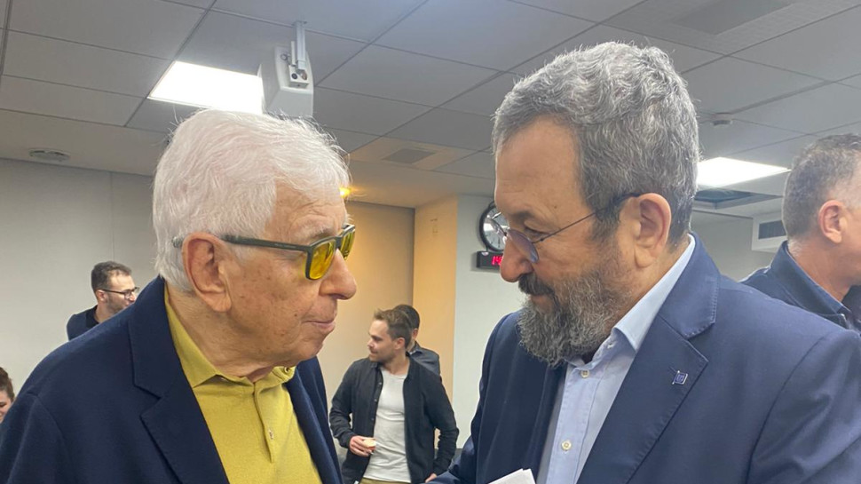 אהוד ברק ופרנק לואי  (צילום: באדיבות המכון למחקרי ביטחון לאומי)