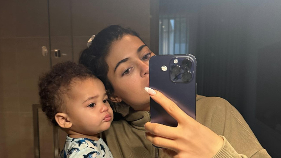 קיילי ג'נר ובנה אייר (צילום: צילום מסך אינסטגרם)