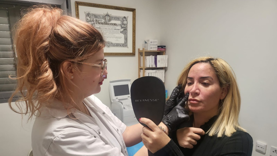 דורין סגול אצל ד"ר מיכל לובלציק (צילום: סמי טהרני)