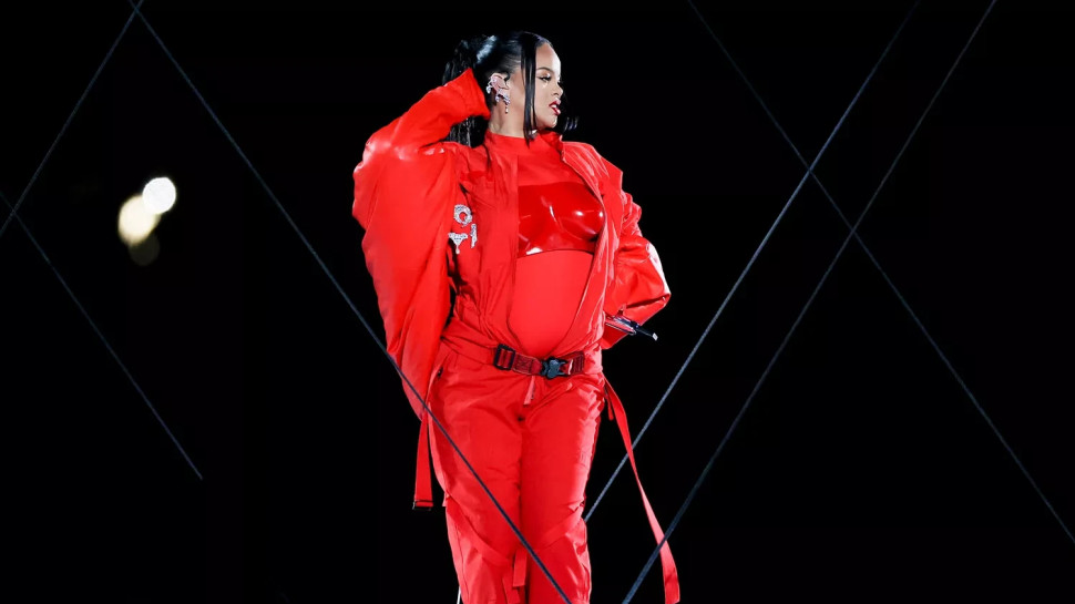 ריהאנה במופע הסופר בול (צילום: Getty images)