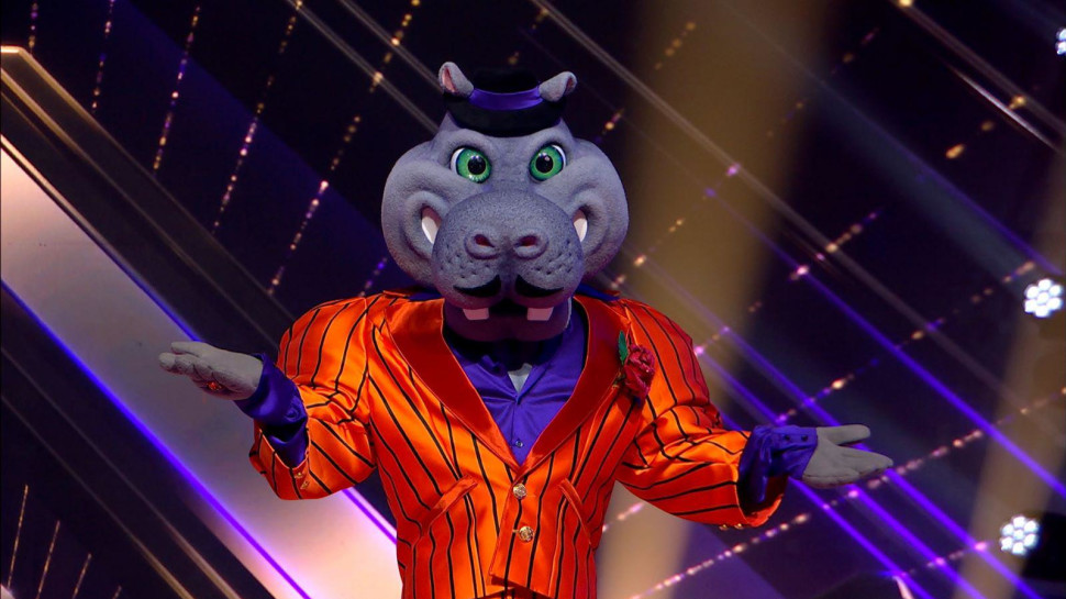 תחפושת ההיפו, הזמר במסיכה (צילום: באדיבות קשת 12)