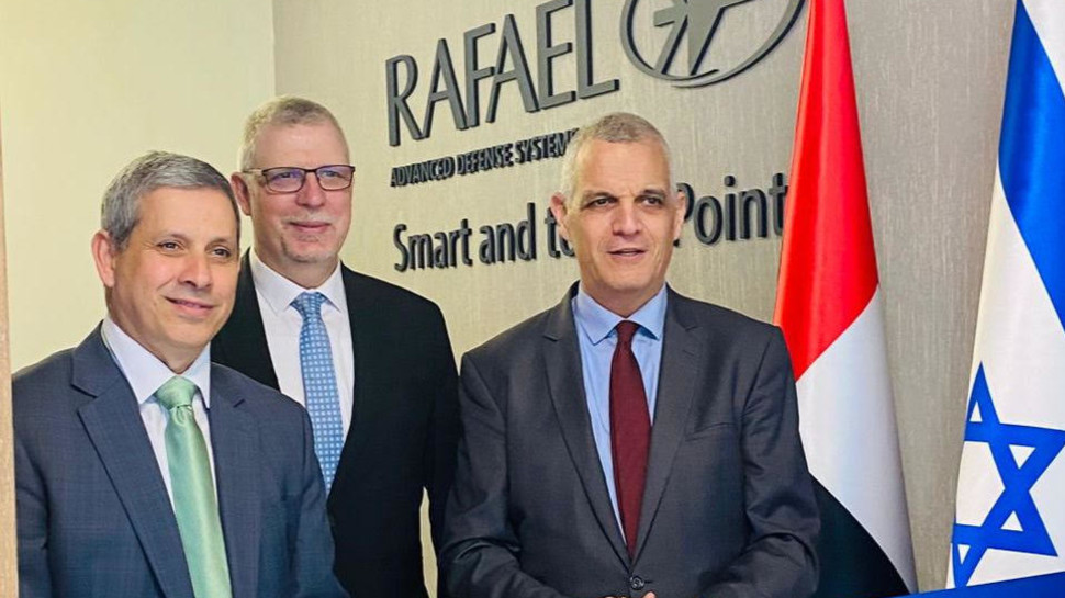 יואב הר אבן, אריאל קארו ורפי דאבי (צילום: דוברות רפאל)