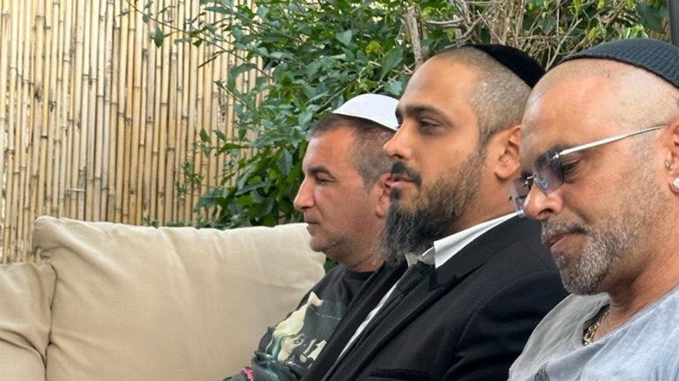 אייל גולן באירוע זיכרון לאביו המנוח דני ביטון (צילום: באדיבות: איציק אוחנה 'כיכר השבת'  ו'הרבנית של האינסטגרם')