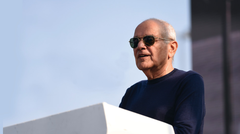 דן חלוץ נואם בהפגנה מול הכנסת בחודש שעבר (צילום: גילי יערי, פלאש 90)