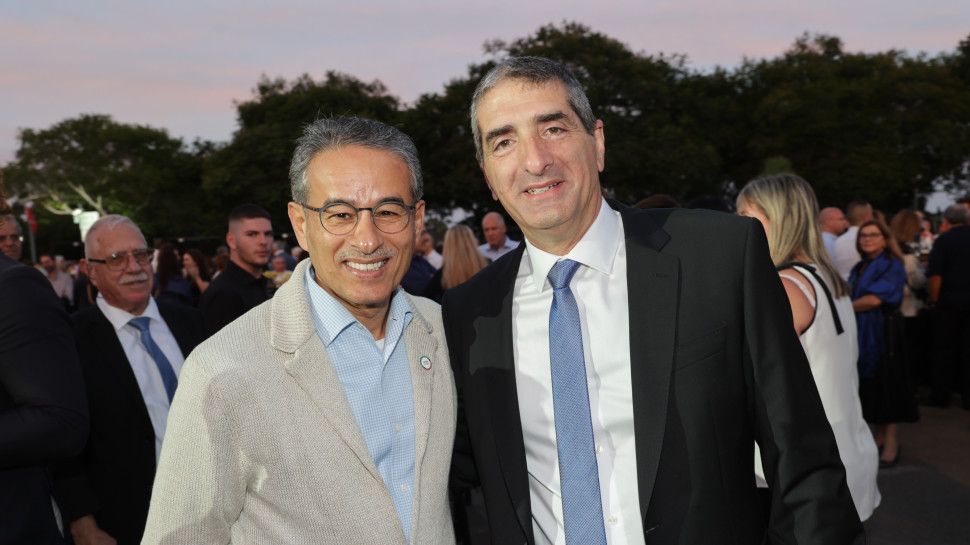 פרופסור יצחק קרייס ומוחמד אלאבר (צילום: רפי דלויה)