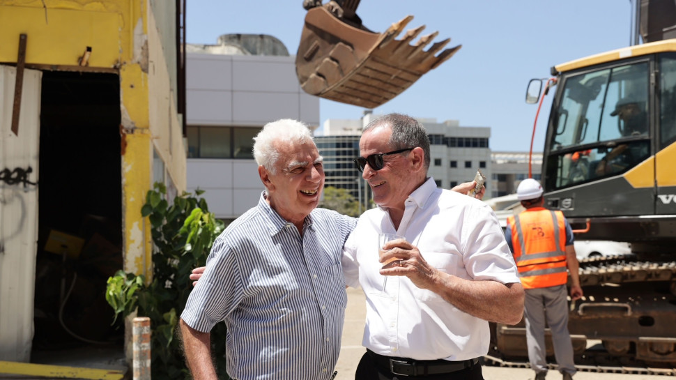 מאיר שמיר וג'ורג' חורש (צילום: באדיבות מבטח שמיר)