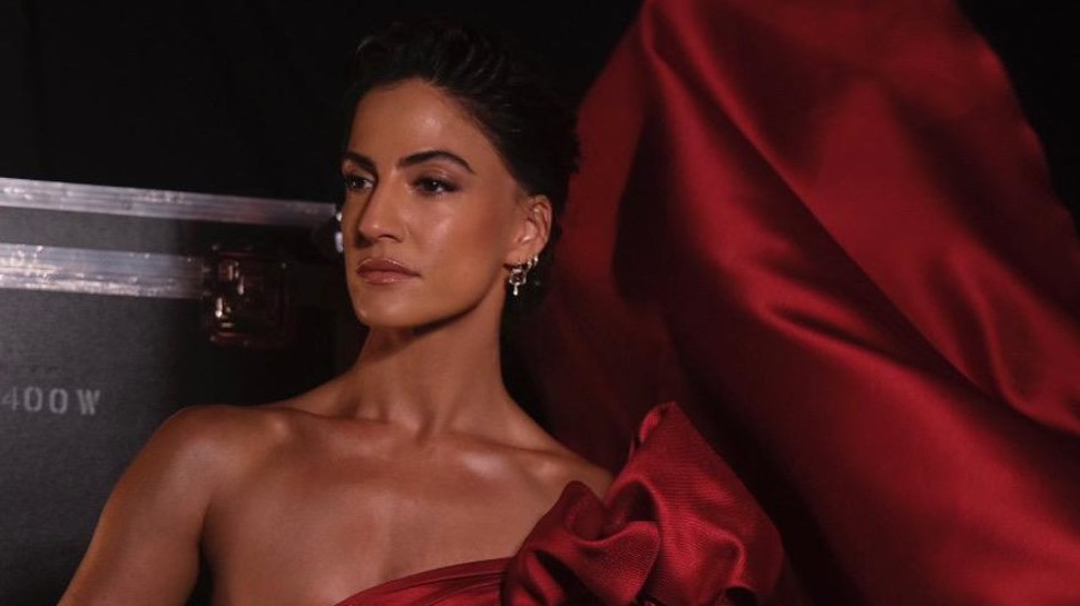 השמלה האדומה של רונה לי שמעון  (צילום: עדן ירושלמי, יח״צ)