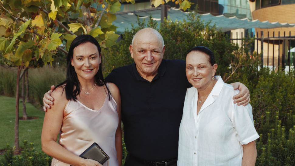 חיה ויצחק תשובה וגל נאור  (צילום: סנדרו זף, Sandro Zef)