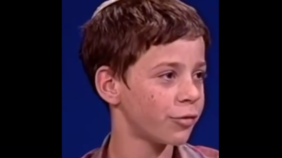 עמית סגל בילדותו, בריאיון לאחר רצח רבין ז"ל (צילום: צילום מסך פייסבוק)