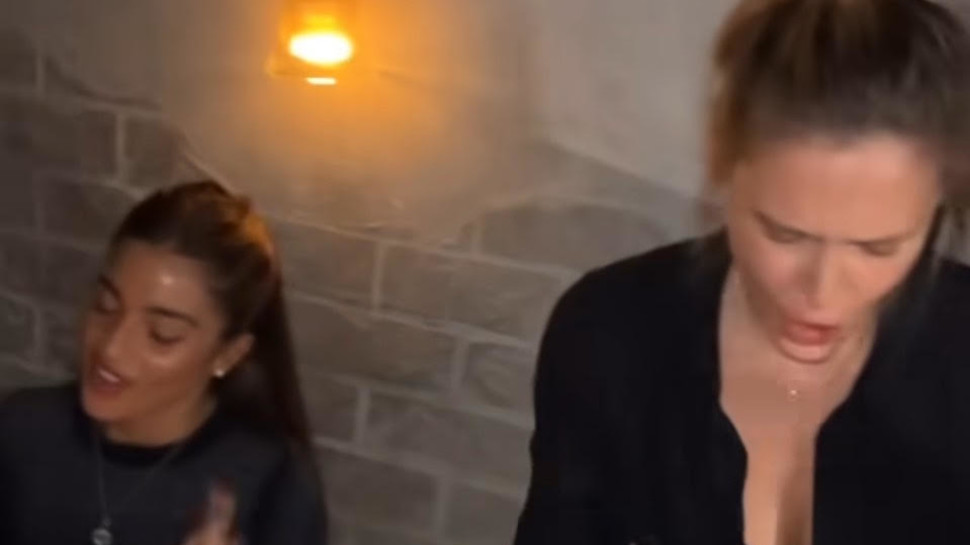 אייקוניות. נועה קירל ובר רפאלי (צילום: מתוך אינסטגרם)