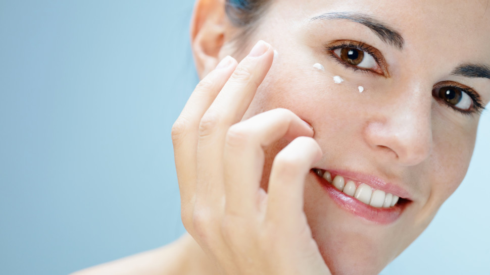 טיפולים למראה עיניים צעיר  (צילום: אינגאימג')