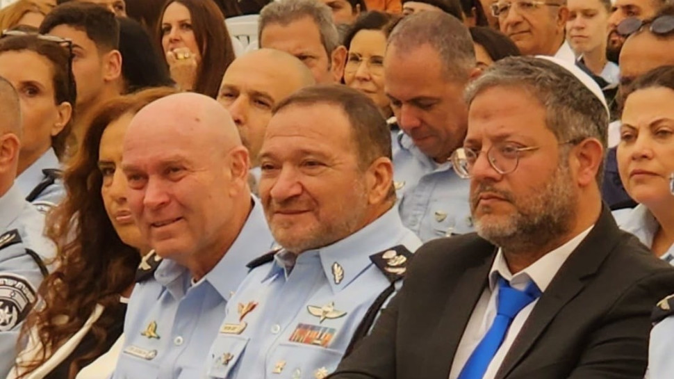 השר איתמר בן גביר, מפכ"ל המשטרה קובי שבתאי ואבשלום פלד בעת מינויו לסמפכ"ל (צילום: אלון חכמון)