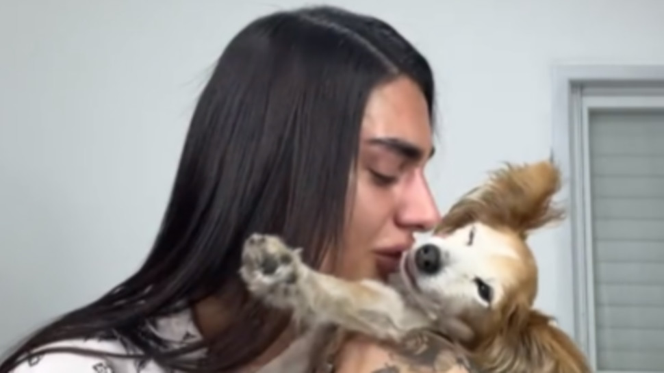 אוריאן ספיבק והכלבה (צילום: מתוך טיקטוק)