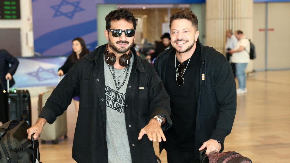  פאבלו הרדייה ופרנסיסקו באס, כוכבי "המורדים", בנתב"ג (צילום: אור גפן)