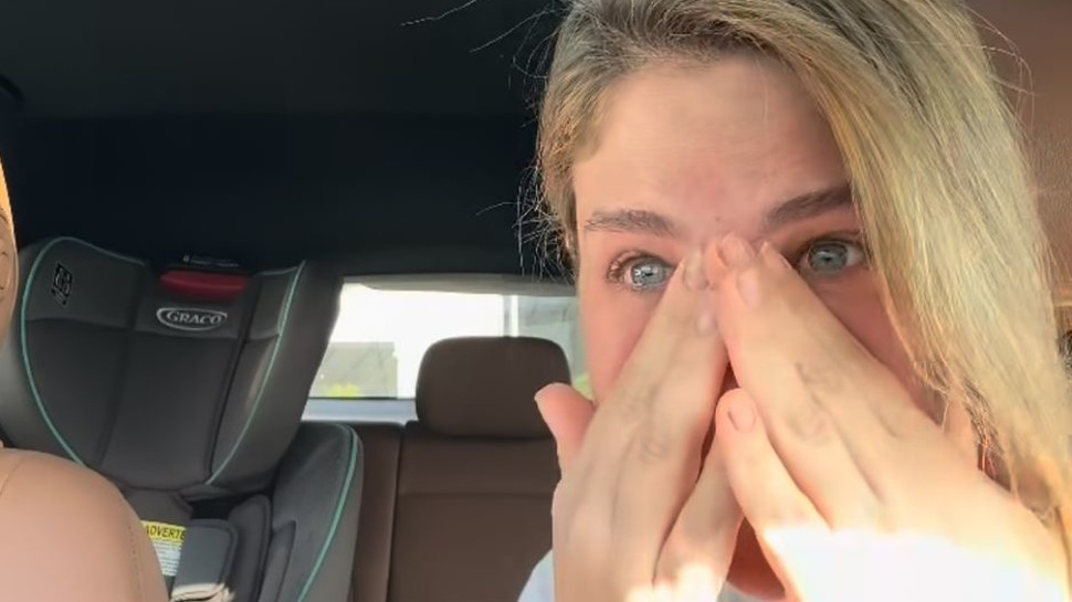 עדי בוזגלו מתפרקת בבכי (צילום:  צילום מתוך אינסטגרם)