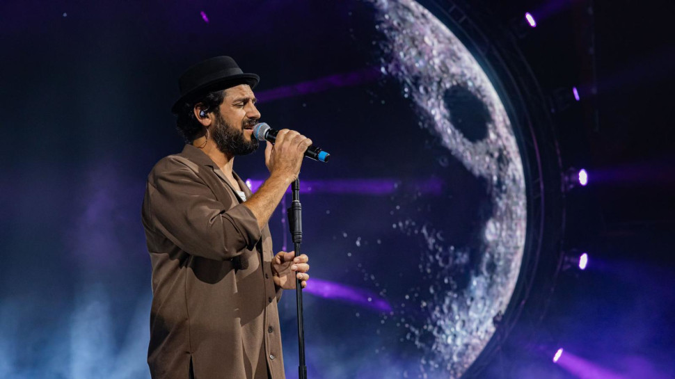 אביב אלוש בהילולת הרב מרדכי אליהו (צילום: חיים טוויטו)