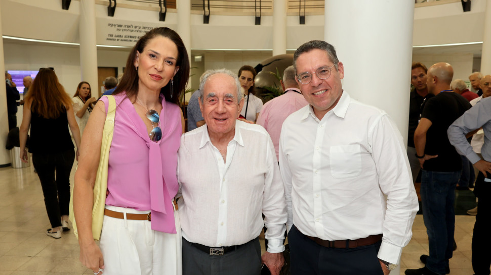 עמוס אלעד, אלפרד אקירוב ויפעת אורון (צילום: איציק בירן)