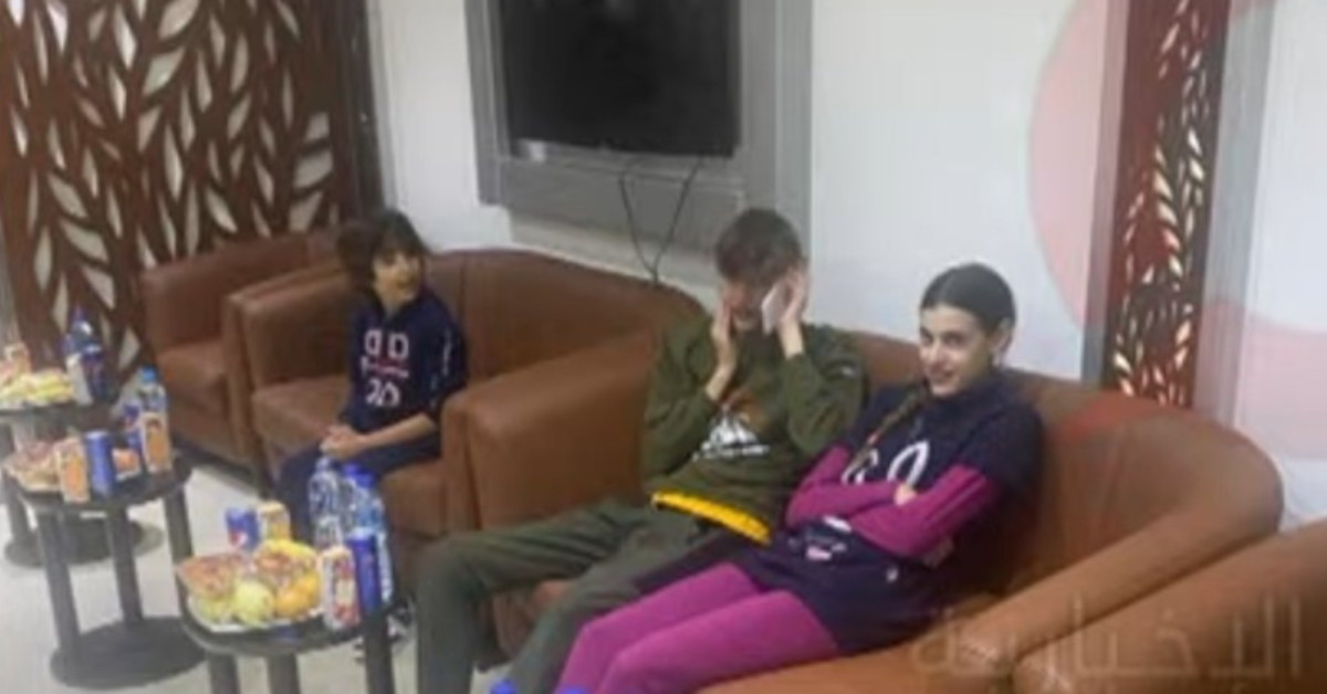 היום השני להספקת האש: אלו החטופים ששוחררו מעזה לישראל | חדשות מעריב