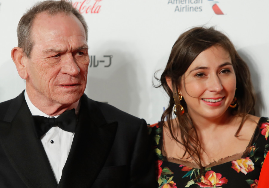 טומי לי ג'ונס ובתו המנוחה (צילום: Ken Ishii/Getty Images)