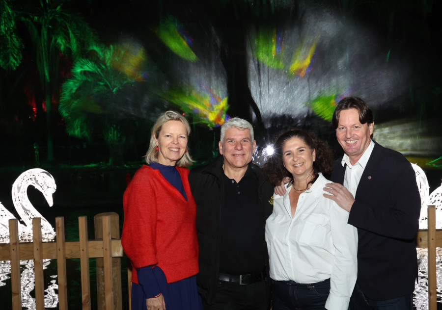 קלאוס מארק, ענת וסיון פרג' ומרי מארק (צילום: סאן פרג')