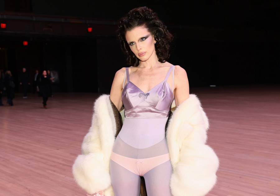 ג׳וליה פוקס (צילום: Dimitrios Kambouris/Getty Images for Marc Jacobs)
