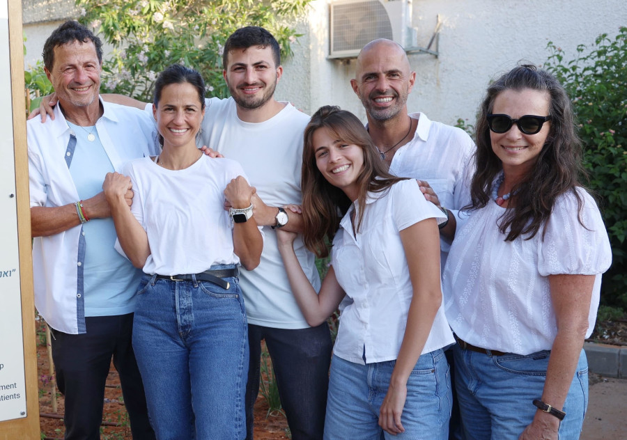ענת, אורי, אלונה, איתי, רונה ואודי אנג'ל (צילום: רפי דלויה)