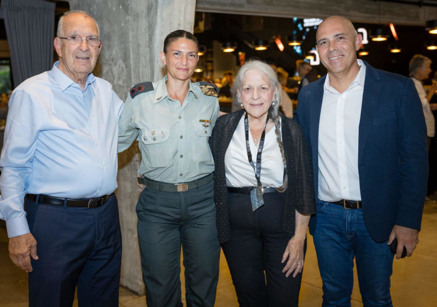 אלון חן, דינה בן יהודה, אור בן יהודה ושמשון הראל (צילום: איתי בלסון ויעל אילן מכון ויצמן למדע)
