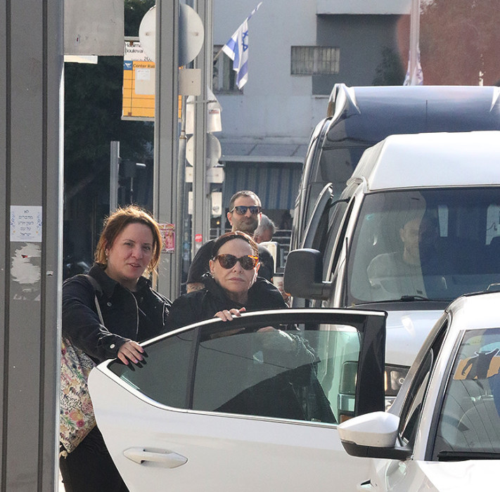 גילה אלמגור (צילום: פול סגל)