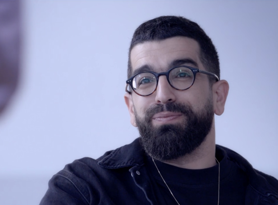 חנן בן ארי בתוכנית "ריאיון מיוחד" של קשת 12 (צילום: צילום מסך קשת 12)