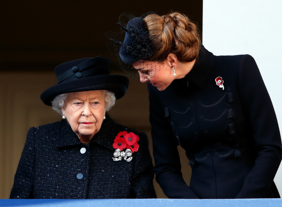 המלכה אליזבת' וקייט מידלטון (צילום:  Max Mumby/Indigo/Getty Images)