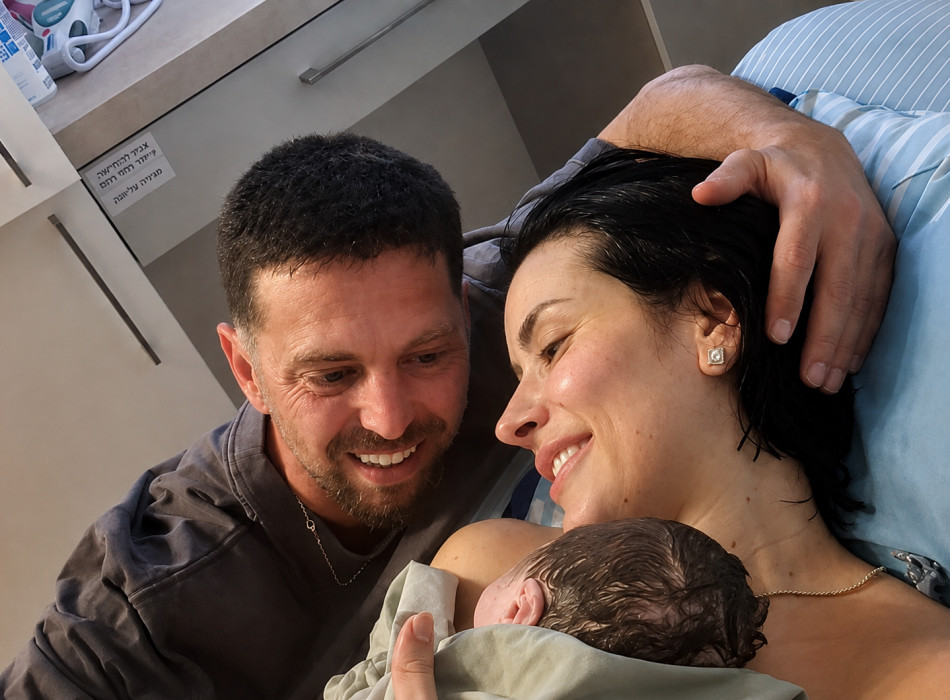 אלקנה בוחבוט ואשתו הביאו בת לעולם (צילום: צילום מסך אינסטגרם)