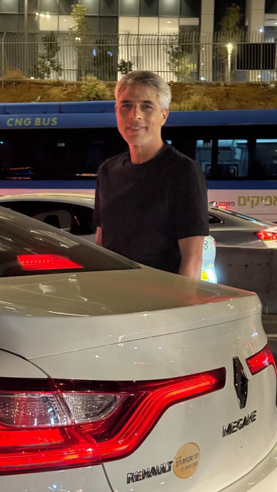 אלי אוחנה תקוע בפקק (צילום: ללא קרדיט)